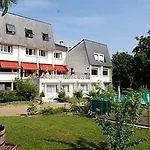 Hotel La Longue Vue 2*