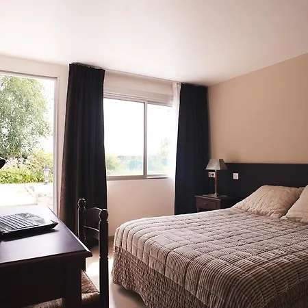 Hotel La Longue Vue 2*