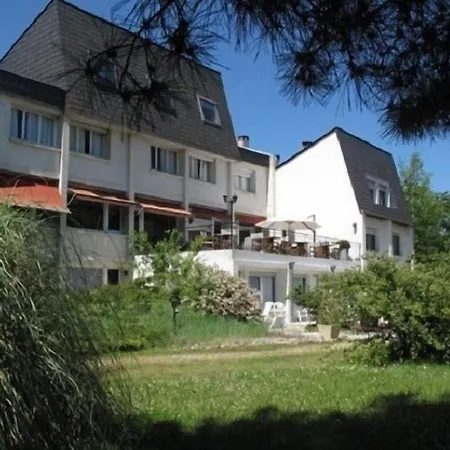 酒店 La Longue Vue 2*