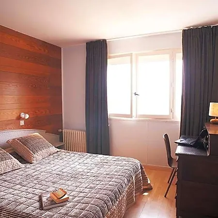 Hotel La Longue Vue 2*