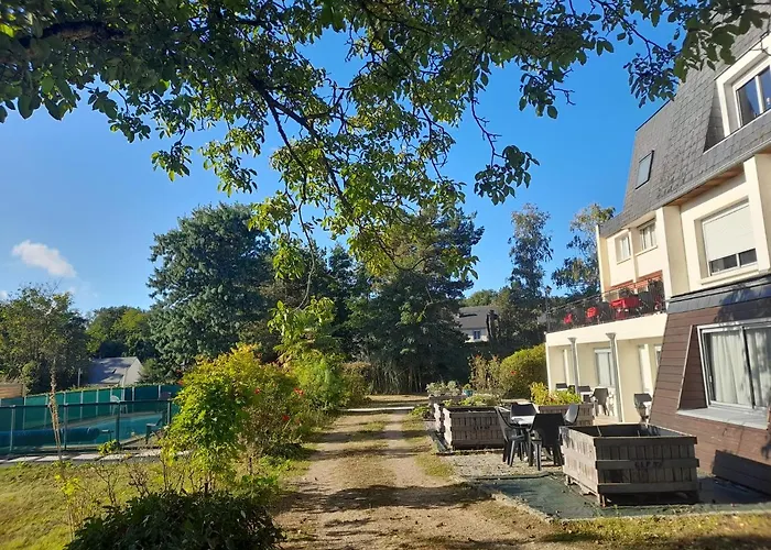 Hotel La Longue Vue 2*