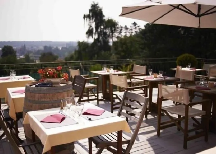 Hotel La Longue Vue 2*