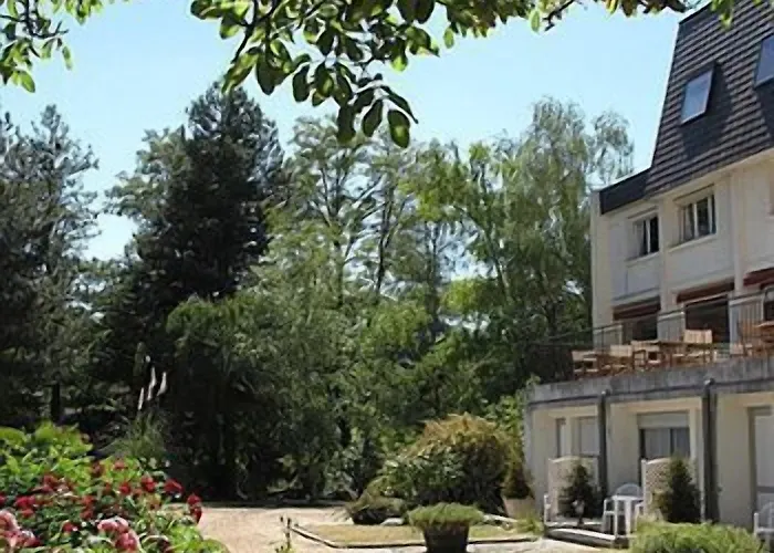 Hotel La Longue Vue 2*