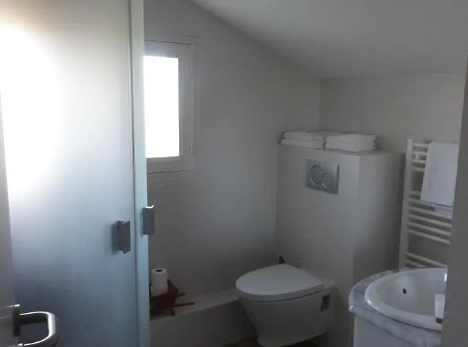 Hotel La Longue Vue 2*